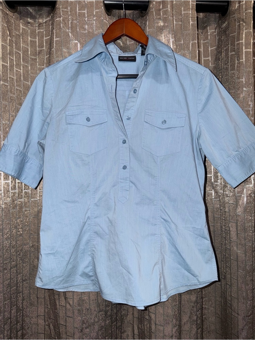 2000’s Jones New York Short-Sleeve Light Blue Button-Down Shirt